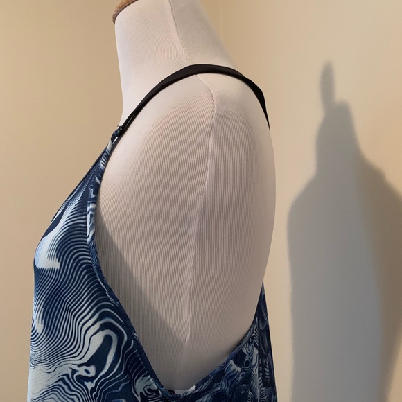 Nike tank size small - Picture 2 of 6